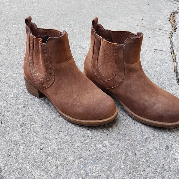 Brown Suede Ankle Boots size 6.5 - Picture 2 of 7